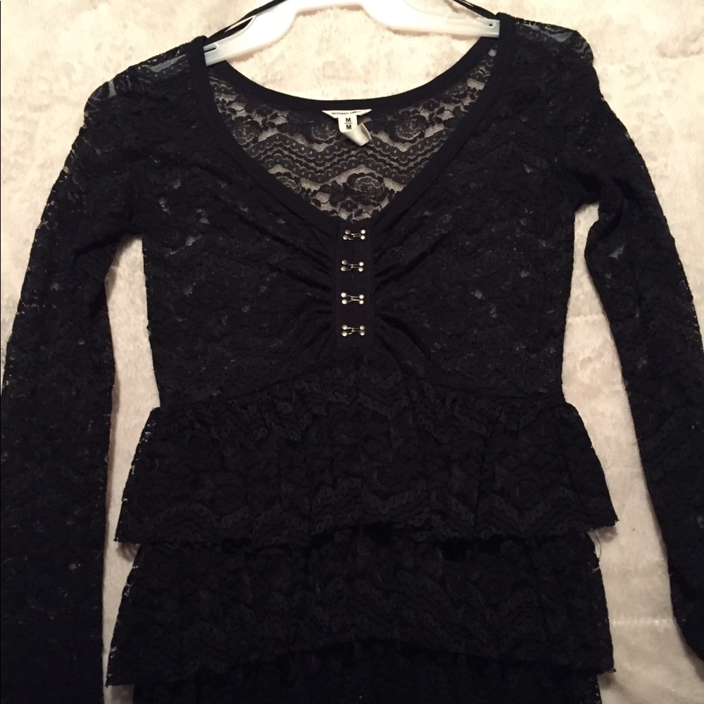 New Bethany Mota black ruffled lace sleeve shirt